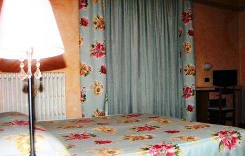 Albergo Sangrila Lanzo Torinese Dış mekan fotoğraf