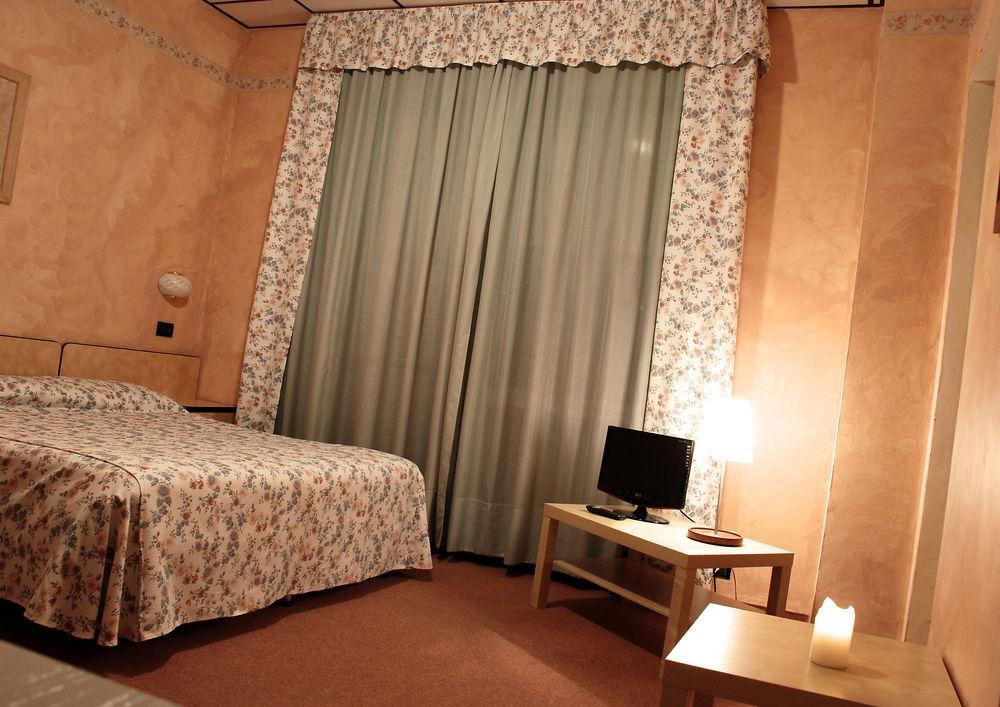 Albergo Sangrila Lanzo Torinese Dış mekan fotoğraf